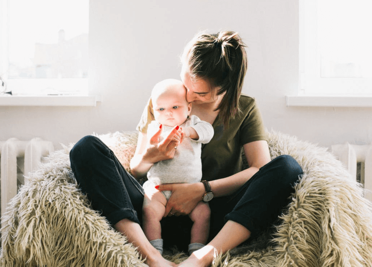 La excedencia por maternidad o paternidad es un derecho de los padres.