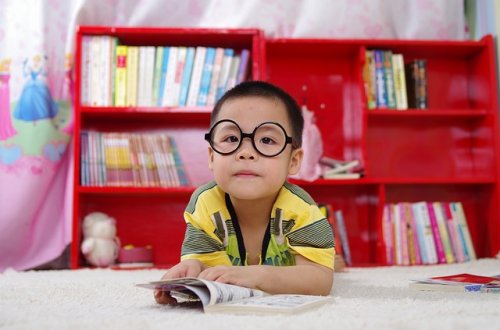 Cómo enseñar a un niño a estudiar solo.