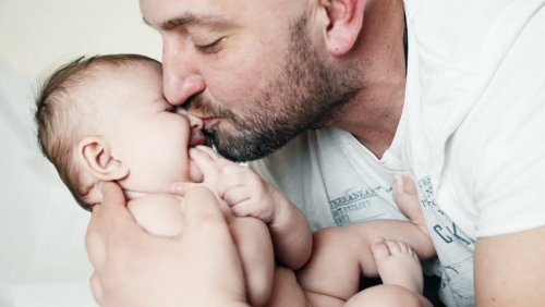 Los papás que padecen el síndrome del padre desplazado no logran conectarse con sus pequeños.