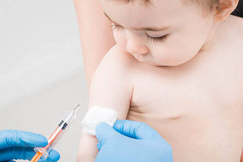 Efectos secundarios de las vacunas en los bebés