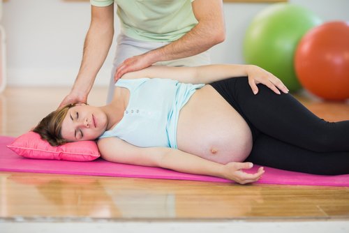 Hacer abdominales estando embarazada puede ser bueno si lo indica el médico.