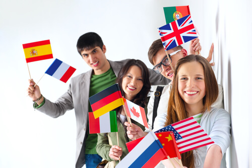 El bachillerato bilingüe contribuye al aprendizaje de idiomas.