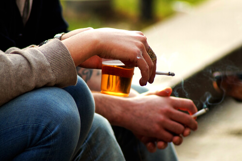 ¿Qué hacer para que mi hijo adolescente no beba alcohol?