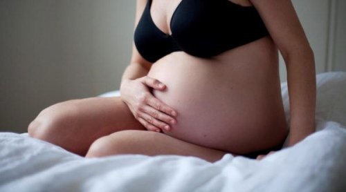 Los masajes durante el embarazo son buenos para las mamás y sus bebés.