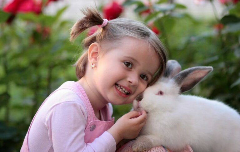 4 peinados para niñas con pelo corto