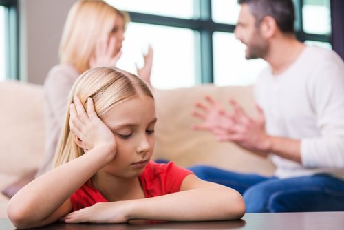 El divorcio de los padres suele ser un acontecimiento difícil para los hijos.