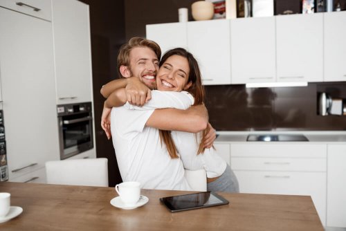 Las parejas jóvenes construyen su vida de la mano y sin presiones.
