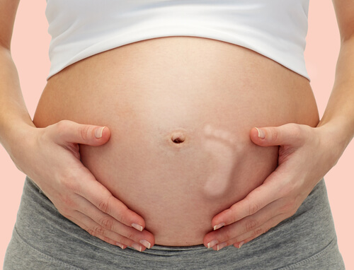 ¿Cuántas veces debes sentir al bebé al día si estás embarazada?