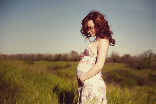 El aire libre es un factor elemental para los planes de verano para embarazadas.