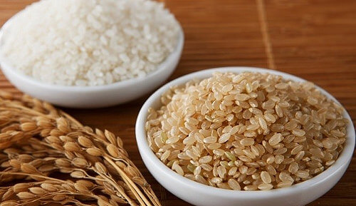 Le riz complet fait partie des recettes riches en magnésium.
