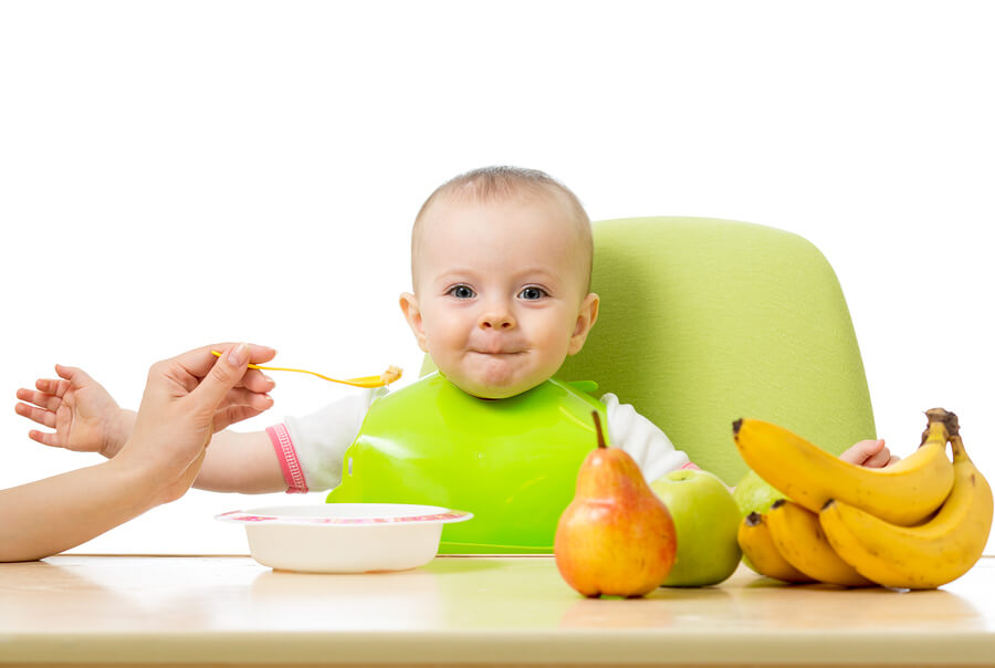 Hay distintos métodos para introducir la fruta a los bebés.