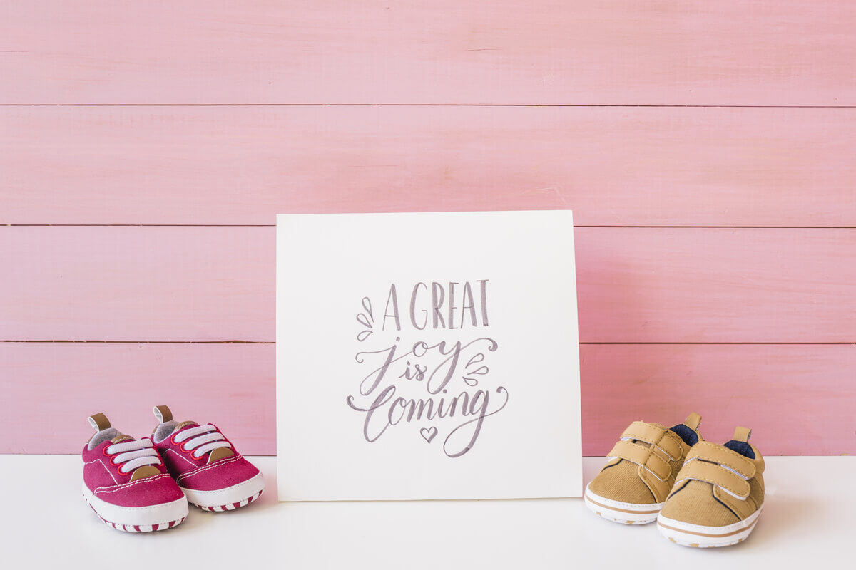 Presentación bebé en papel