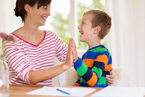 La exigencia positiva para educar niños felices.