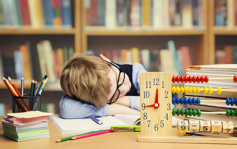 ¿Obligar a los niños a estudiar es un error o lo mejor para su futuro?