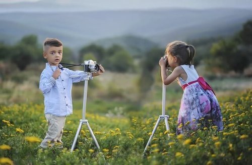 Los niños también aprenden a socializar en los cursos de fotografía para niños.