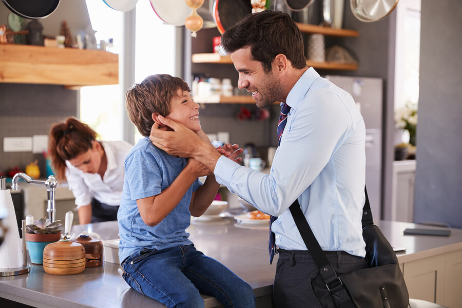Por qué los padres deben despedirse antes de salir Por qué los padres deben despedirse antes de salir