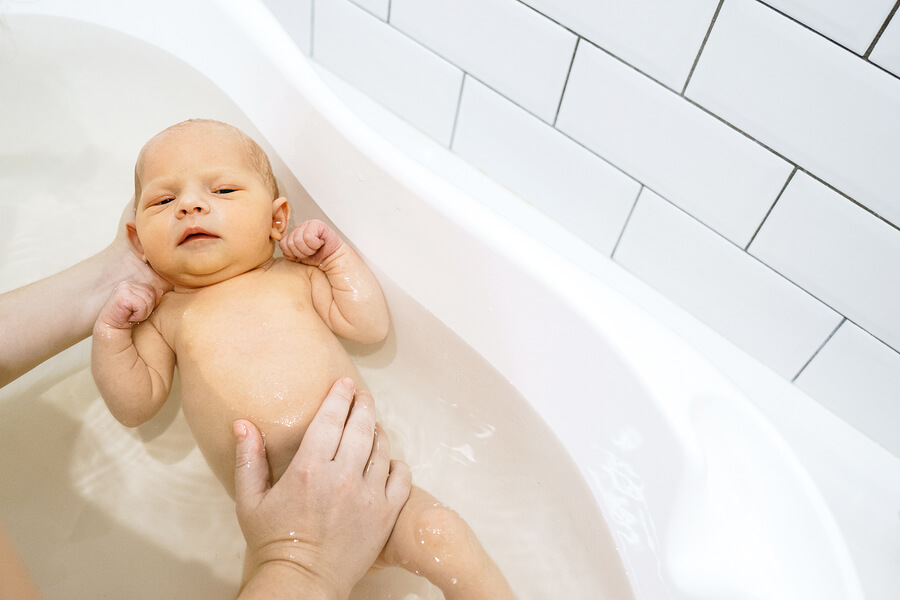 El Baño del bebé: desde que nace hasta los doce meses