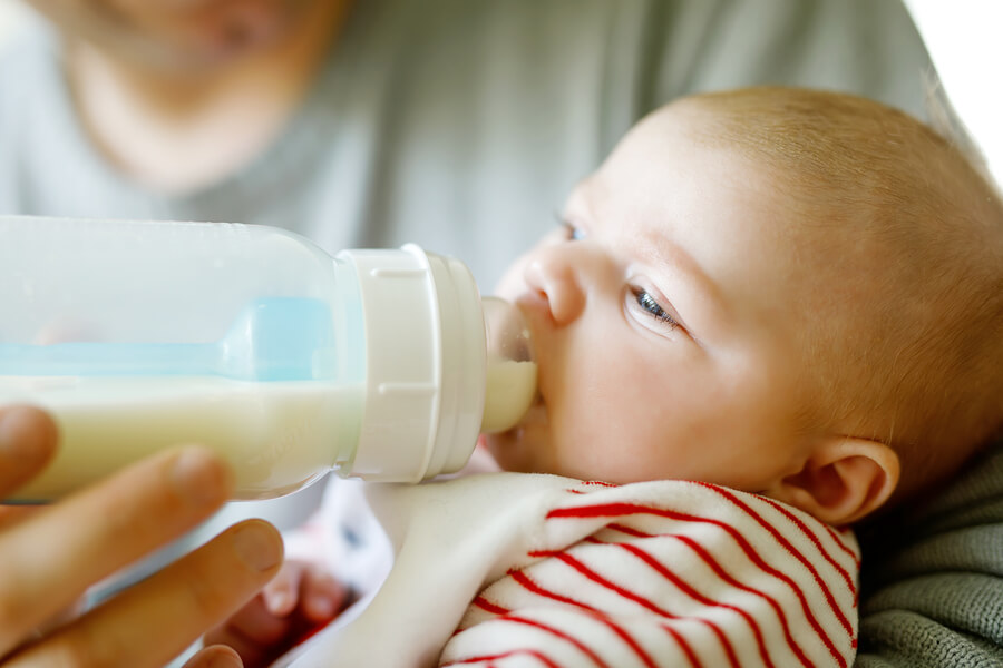 Cantidad de leche recomendada según la edad del bebé
