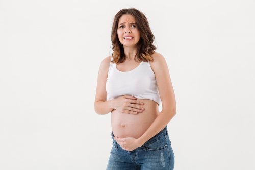 Sufrir estreñimiento es otro de los cambios del cuerpo durante el embarazo.