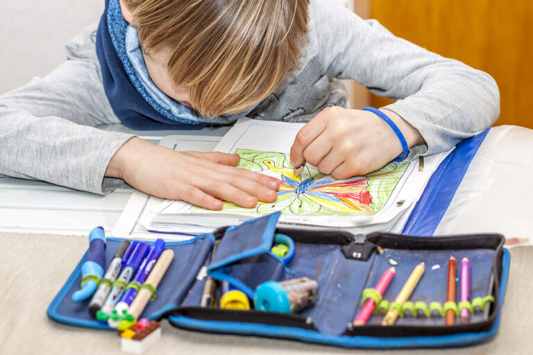 ¿Cómo se desarrolla la lateralidad en los niños?