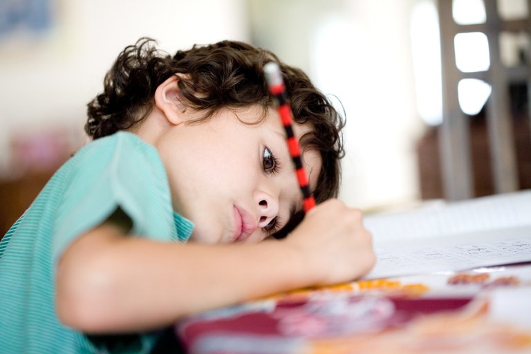 6 tips para enseñar a los niños a hacer los deberes solos