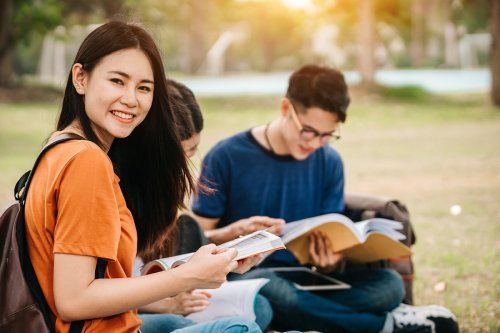 Los cursos de verano para adolescentes son una excelente oportunidad para que los jóvenes se socialicen.