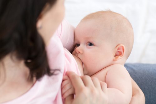 Aunque muchas mujeres no lo consideren, la lactancia es una gran manera de recuperar la figura después del parto.
