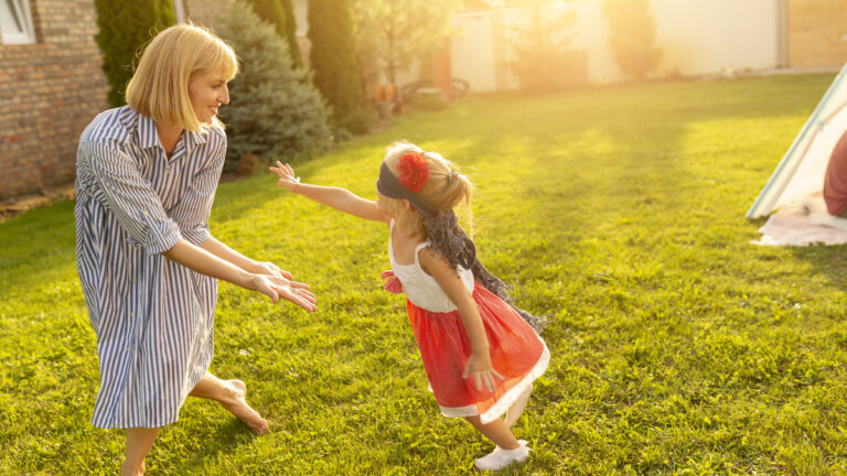 Juego de la gallinita ciega niños