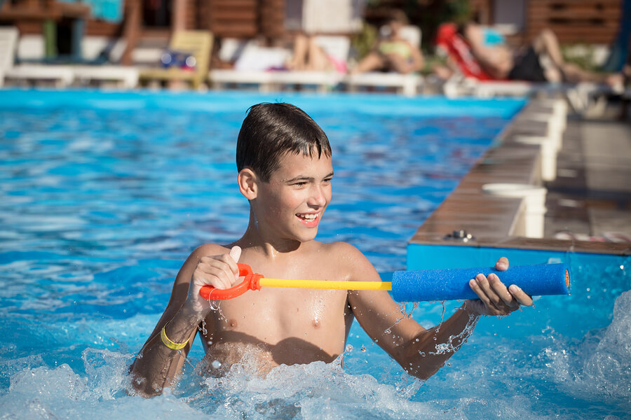 Los juegos de agua para niños son ideales en verano.