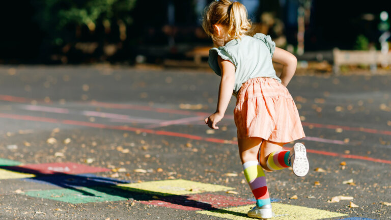 Juego de rayuela para niños