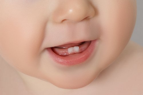 La dentición en los bebés es un proceso que puede causar varias molestias.