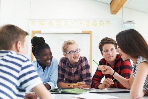 El aprendizaje colaborativo en el aula es, en la actualidad, una estrategia y herramienta que se implementa cada vez con más frecuencia.