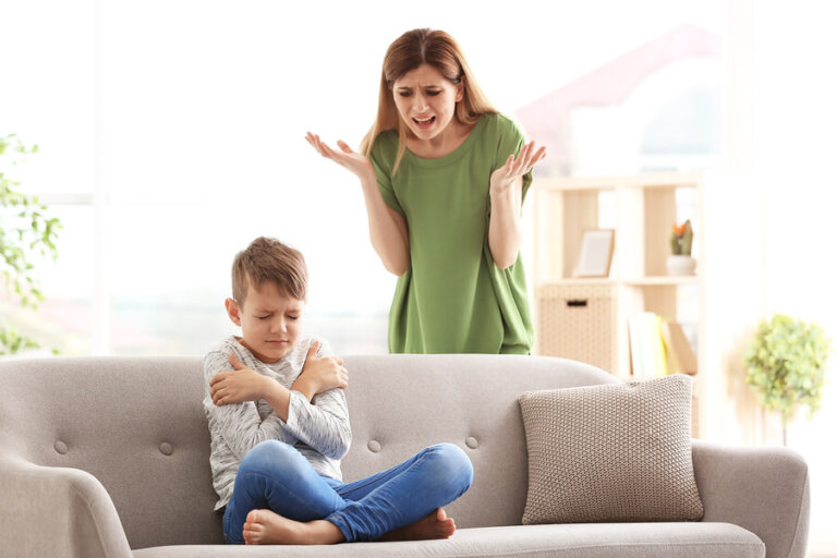 ¿Los niños se portan peor con sus padres?