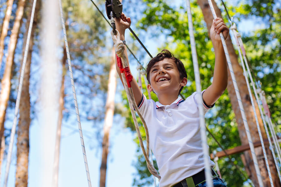 La autonomía emocional en los niños los ayuda a superar obstáculos y reveses.