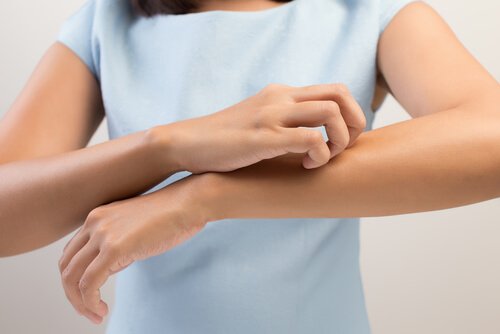 ¿Por qué sentimos hormigueo en algunas partes del cuerpo?