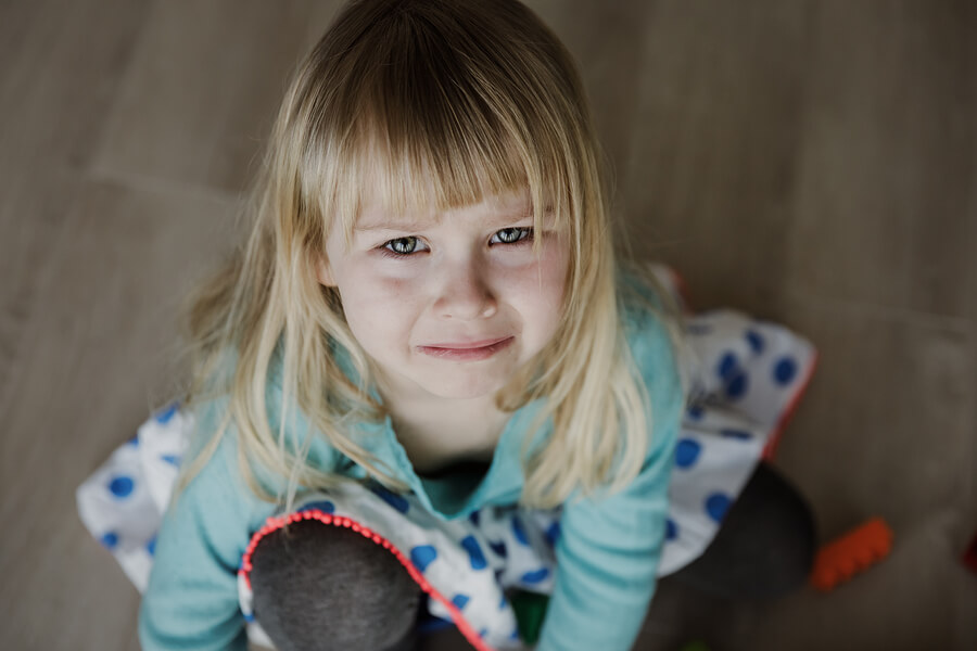 La falta de afecto en la infancia provoca que los niños tengan problemas para confiar en las otras personas.