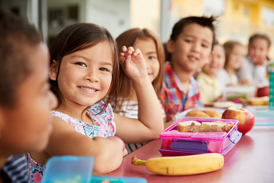 El hábito de cuidar la preparación de las meriendas fuera de casa es ayudarles en su sano crecimiento.