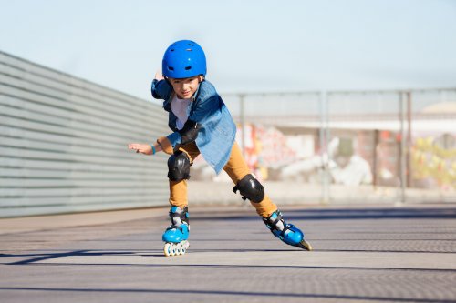 Fomentar el deporte en niños ayuda a que estén más activos y, a la larga, disminuya la falta de energía.