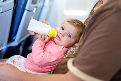 5 consejos para viajar en avión con un bebé sin dificultad