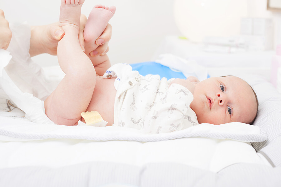 ¿Cuántas deposiciones debe hacer el recién nacido?
