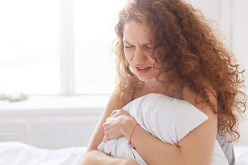 ¿Cómo se manifiesta el síndrome premenstrual?