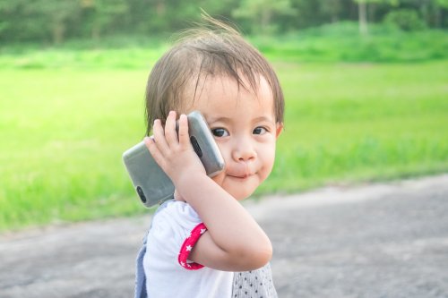 ¿A qué edad debo preocuparme si mi hijo no habla bien?