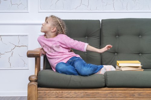 Las excusas para no ir a clase son un recurso de los niños para quedarse en casa y no cumplir con sus obligaciones.