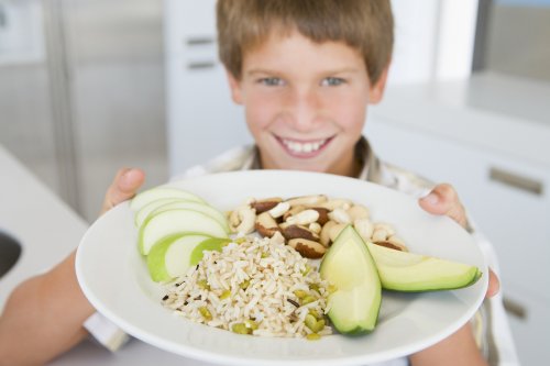 ¿Cómo influye la alimentación en el rendimiento escolar?