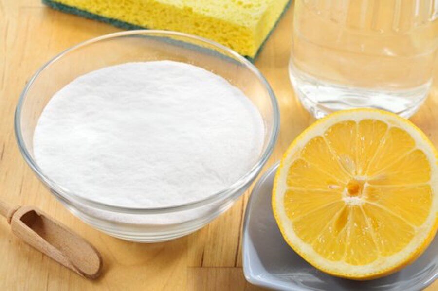 Bicarbonate de soude et citron.