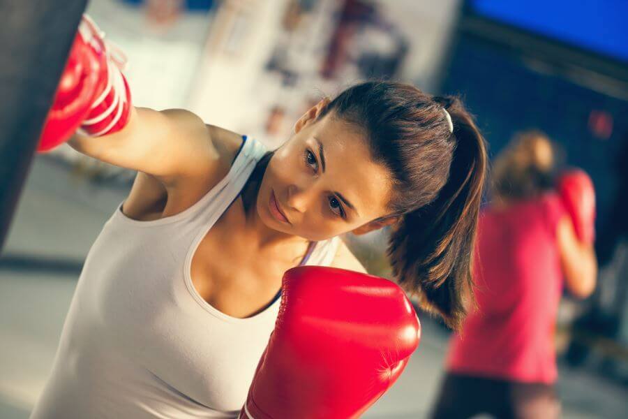 Durante el embarazo se deben evitar los ejercicios de alto impacto como el boxeo. 