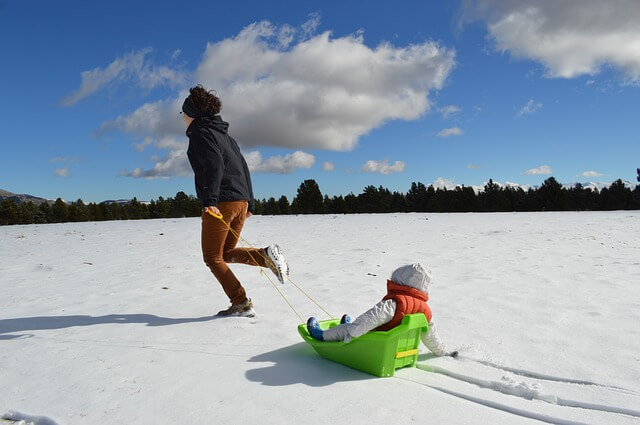 Juegos en la nieve para compartir en familia.