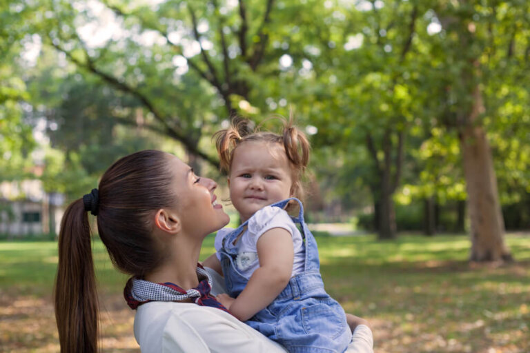 ¿Debemos obligar a los niños a dar muestras de afecto?