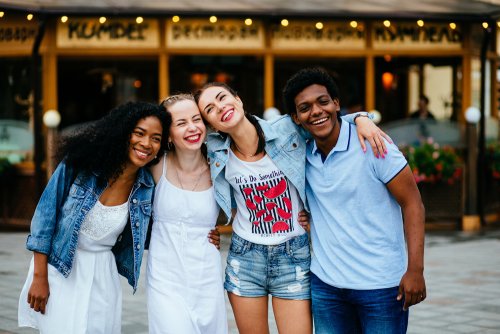 La importancia de las amistades en la adolescencia.