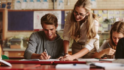 El modelo curricular de Lawrence Stenhouse.